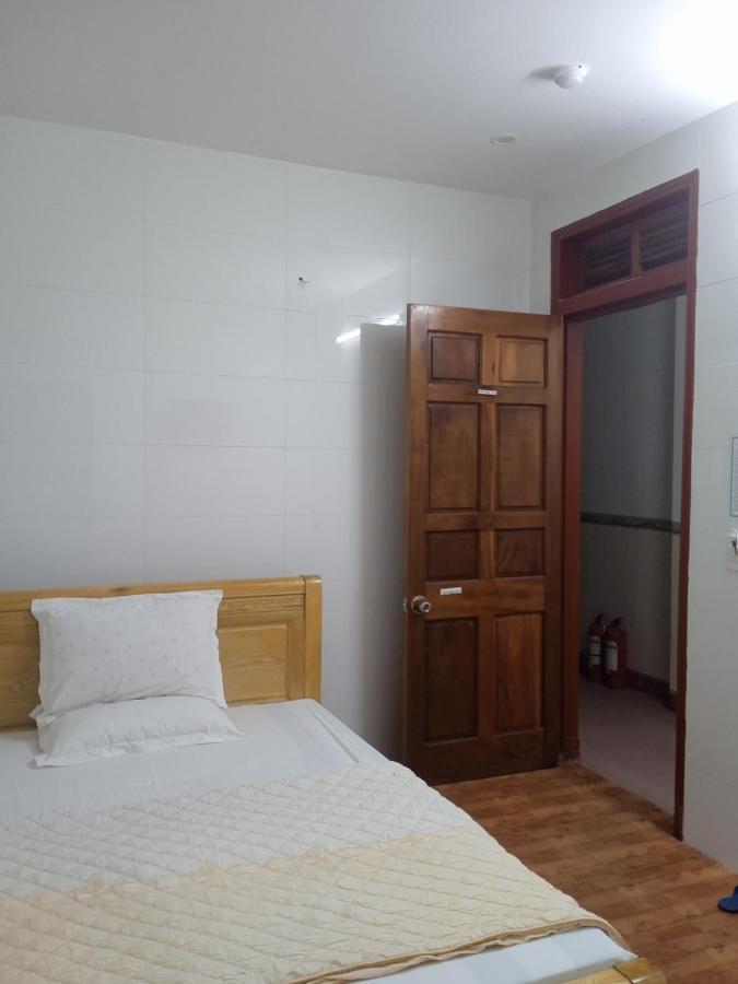 Hotel Thanh Binh 2 Хатинь Экстерьер фото